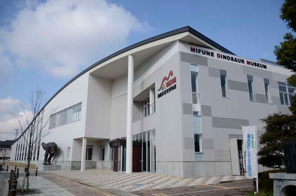 【大分・かんたん・北浜・別府発】 ぴちぴちピーチna桃2玉&極甘スイートコーン2本お持ち帰り&あか牛vsあそび豚食べ比べ!もっともっと熊本ウキウキ大総力祭 日帰り 2
